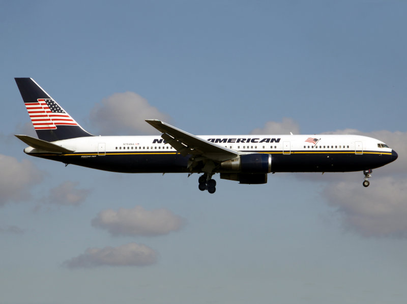 B767-300  N764NA 