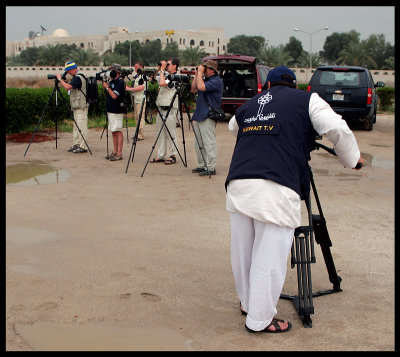 Swedish birdwatchers filmed by Kuwait TV