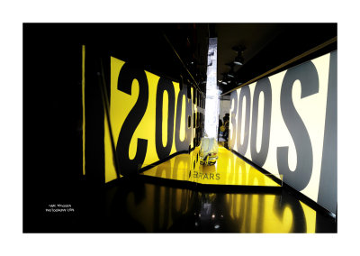 Mercedes-Benz Show Room 4
