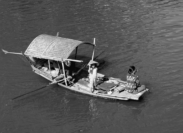 ninh binh boat.jpg