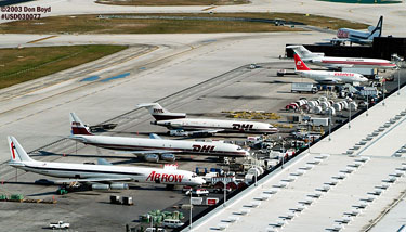 US CARGO AIRLINE Stock Photo Galleries