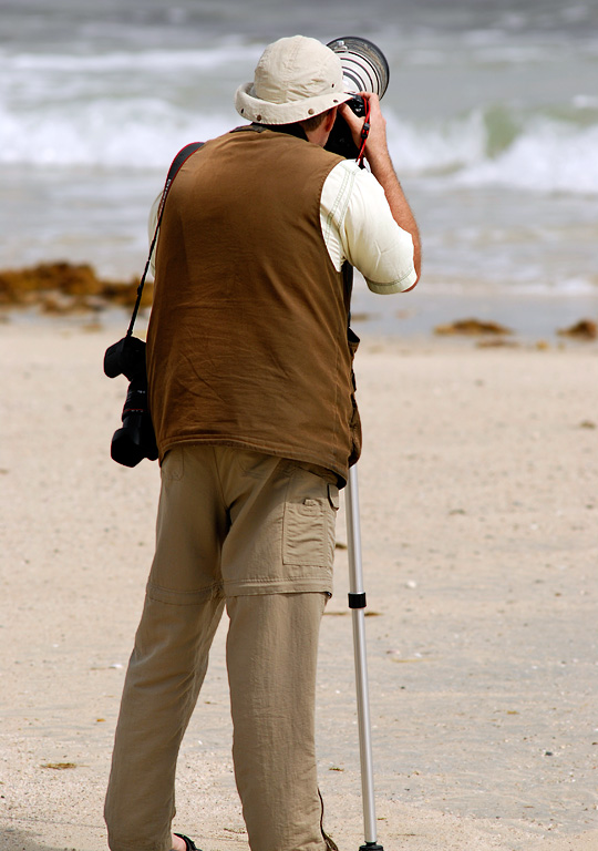 Jan-Michael Breider taking a shot at Slender-billed Gulls (Photo Johan Sandstrom)