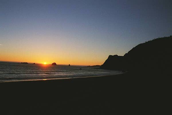 Sunset along the Oregon Coast at Humbug Mountain State Park