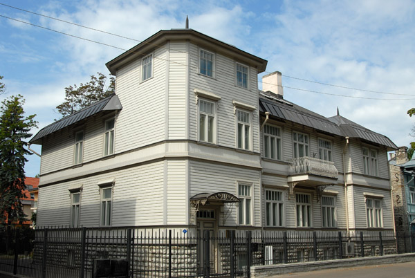 Large wooden house,ear Kadriog Park, Tallinn