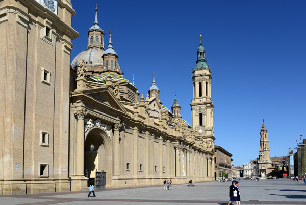 South façade, Basílica de Nuestra Señora del Pilar