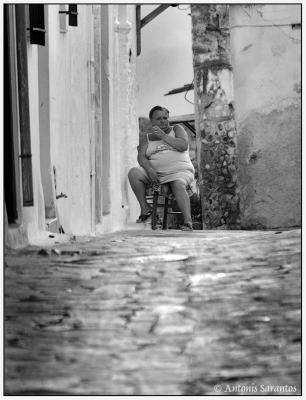 27 Aug 2005 Old prostitude in an alley